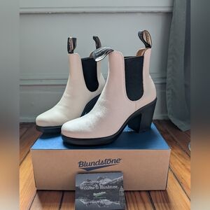 New In Box Blundstone Heel Boots 2364 - US 9